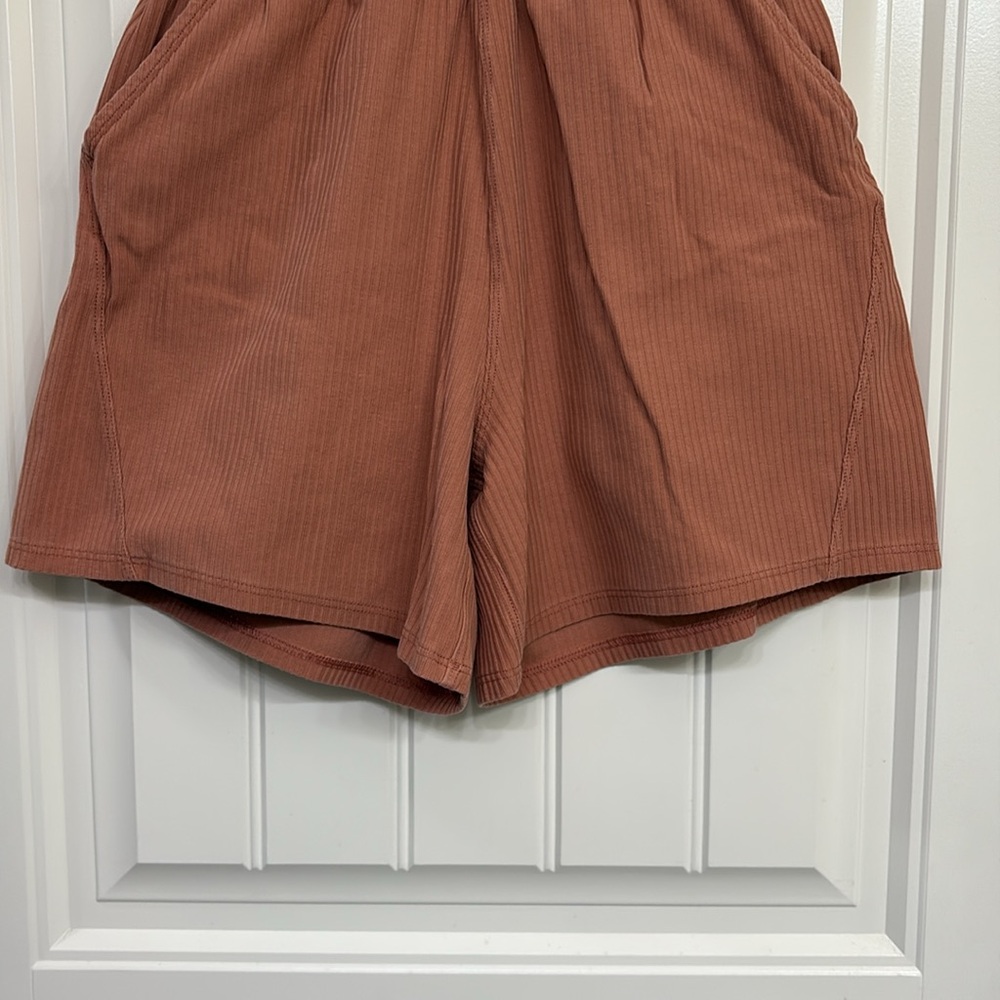 Lululemon Ribbed High Rise Shorts - Picture 3 of 7